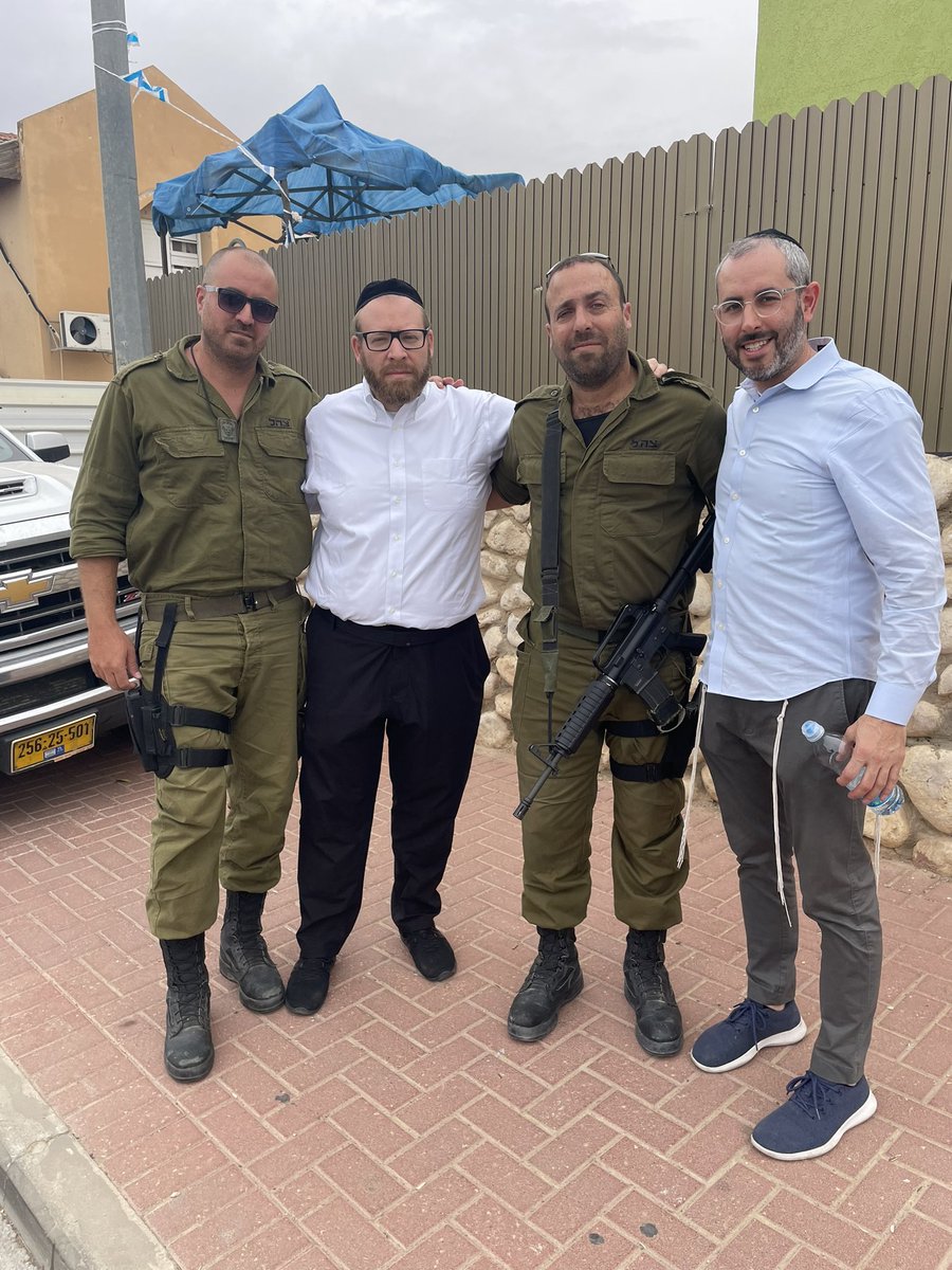 Ahron Rosenthal tweet media
