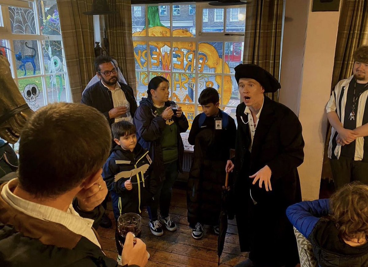 A big thank you to everyone who joined us for our spooky ghost tours of #Crawley over the past two weekends! The event has certainly got us in the Halloween “spirit” 👻

We wish you all a very spooky October 31st! 🎃 

<a href="/CreativeCrawley/">Creative Crawley</a> <a href="/CrawleyMuseum/">Crawley Museum</a> <a href="/crawleybc/">Crawley Council</a>