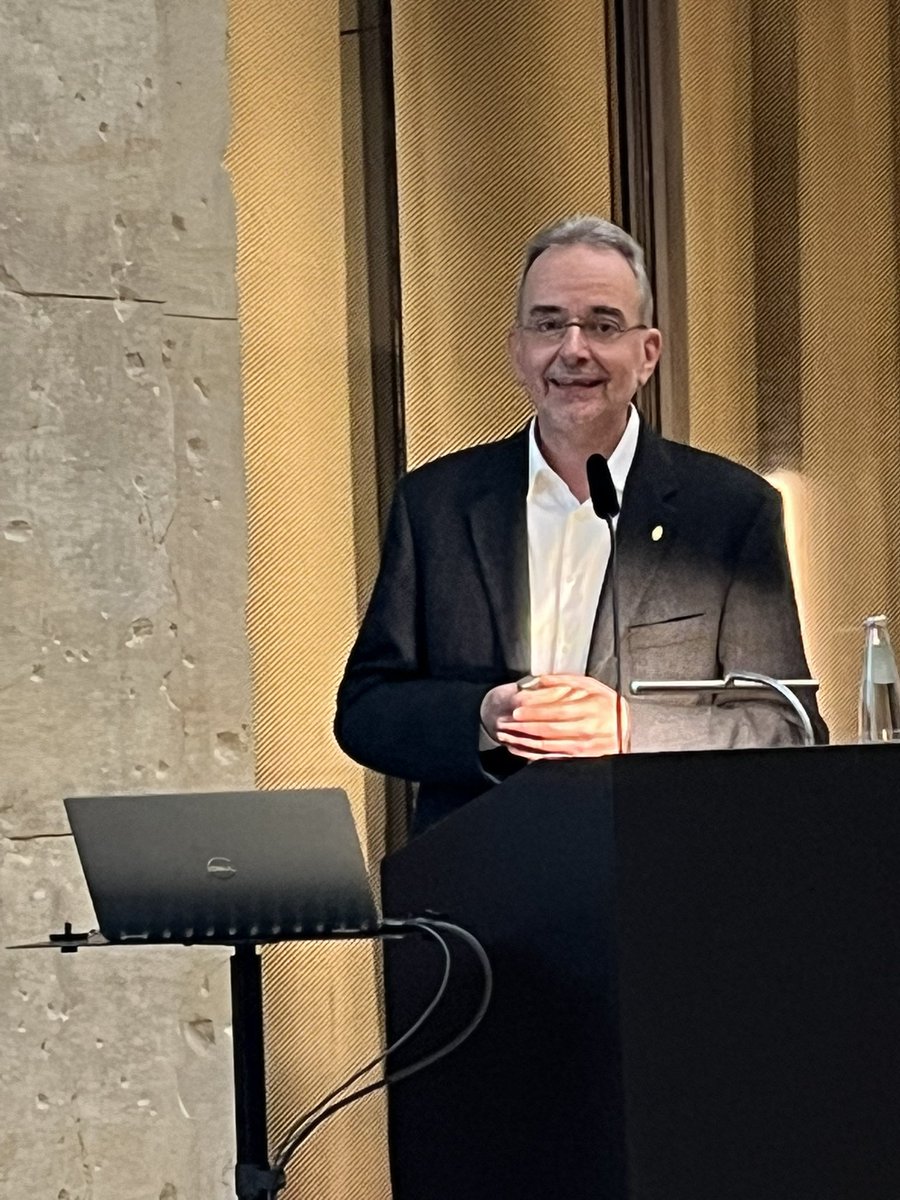 Darf oder sollte der Staat sich in unsere Ernährung einmischen - jetzt in der <a href="/bbaw_de/">BBAW</a> eine Diskussionsrunde der IAG „Ernährung, Gesundheit, Prävention“ mit Annette Grüters-Kieslich <a href="/ALLEA_academies/">ALLEA</a>, Ralph Hertwig <a href="/mpib_berlin/">Max Planck Institute for Human Development</a>, Johanna Wolff <a href="/UniOsnabrueck/">Uni Osnabrück</a> u. Constanze Bickelmann