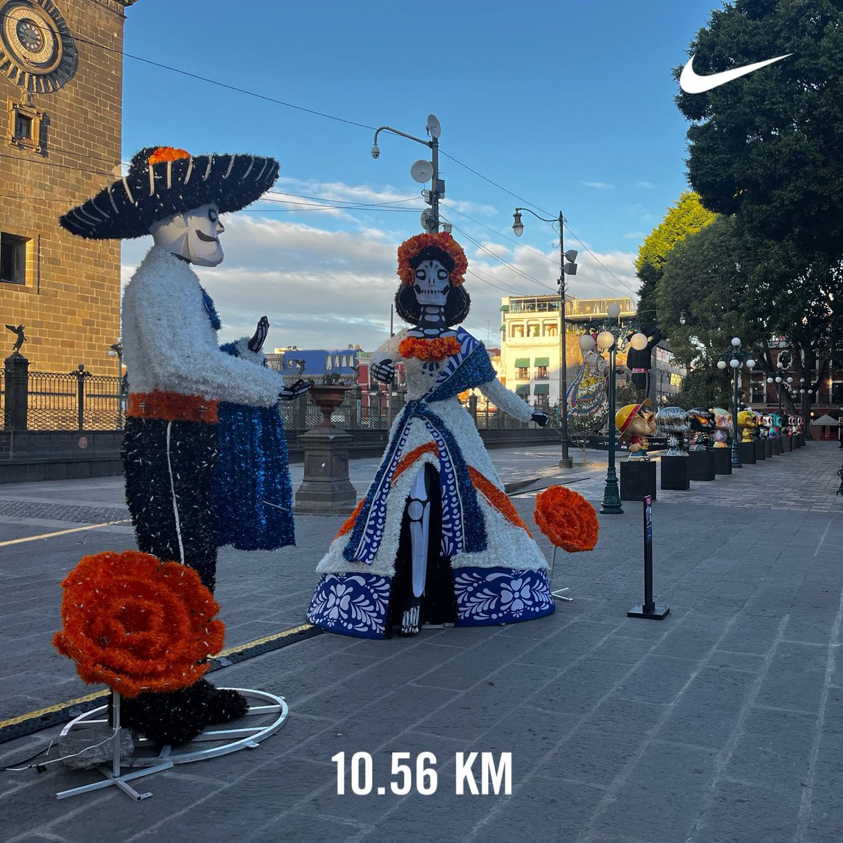 ArkiRamiro's tweet photo. #felizlunes #cerrando #octubre porque mañana no quiero #correr 🤭 #runner #runnerman #forever #happy #halloween #diademuertos https://t.co/xR7r8KJ5EC