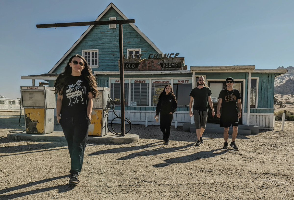 Listen to Like Roses' two-song single "Easy" / "Splenetic" and catch them on tour with awakebutstillinbed, starting tonight brooklynvegan.com/stream-like-ro…