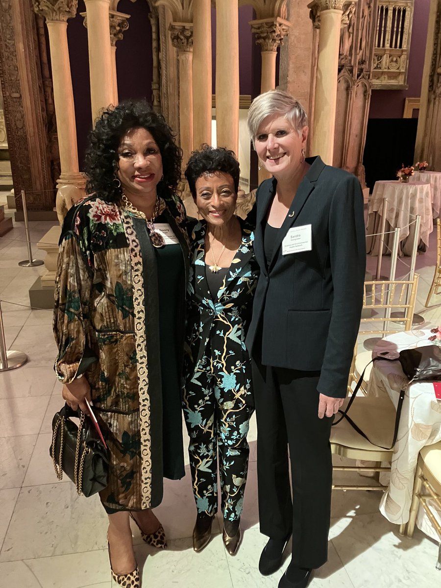 Dr. Beverly Wright, a 2009 @HeinzAwards recipient, joined in the celebration of the 2023 #HeinzAward winners! 🎊

The Awards recognize individuals who have made outstanding contributions in the areas of the arts, the economy, & the #environment.