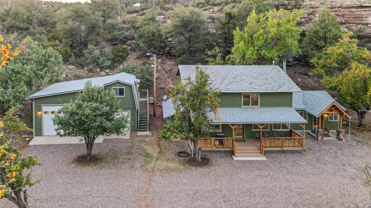 1694 Paint Pony Drive, Payson, Arizona AZ
$984,000

tinyurl.com/zea9amaz

#LuxuryHomes #LuxuryRealEstate #RealEstate #ExpensiveHomes #ArizonaLuxuryHomes #WeLoveLuxuryHomes #LuxuryRealEstate #LuxurySpecialist