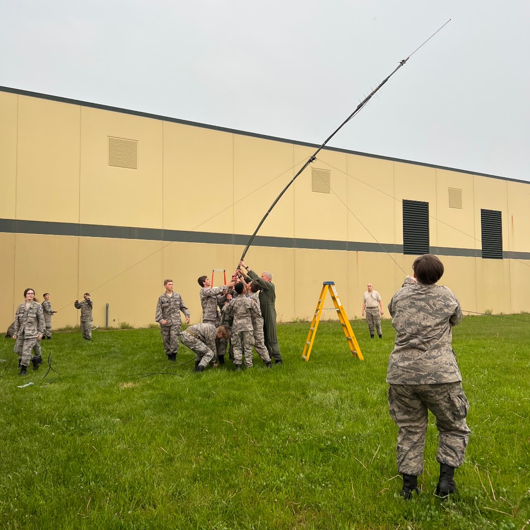 CivilAirPatrol's tweet photo. Operation Wolverine, the Michigan Wing's annual search and rescue exercise, features a unique twist — it's led by #CivilAirPatrol cadets. Read more about this and other stories in the latest issue of CAP Volunteer magazine at https://t.co/7Fe3ZvfqmQ.
#CAPCadet #CAPExercise https://t.co/Jar57JDytn