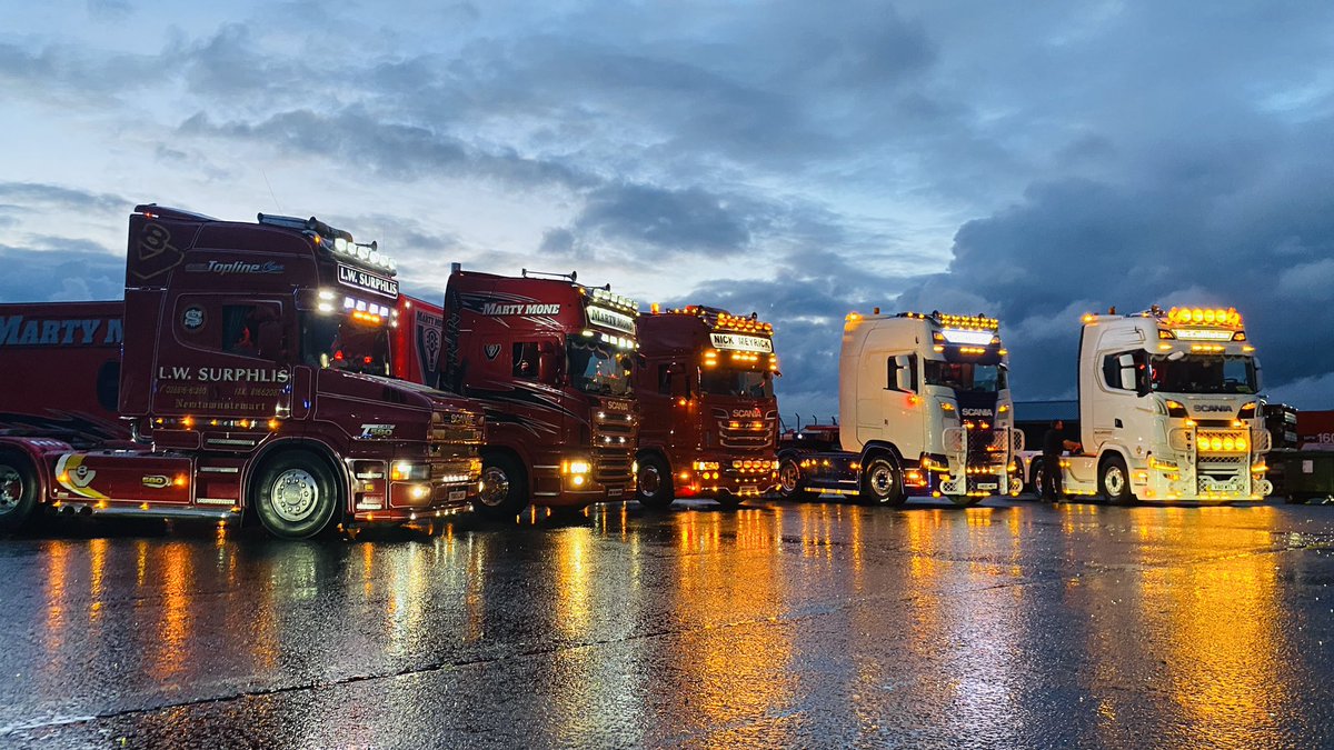 martymonemusic's tweet photo. Over & Out from Full Of The Pipe Truckshow ๐จ
#martymone #fullofthepipe #meyrick #mccallister #lwsurphlis https://t.co/L7avOU7dgt