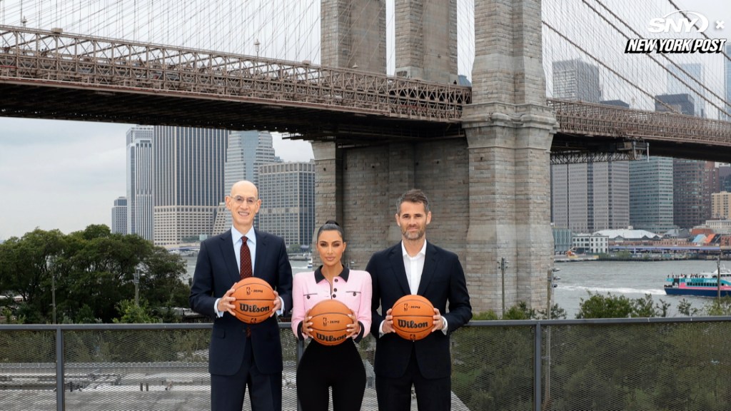 Kim Kardashian strikes sponsorship deal with NBA, WNBA, USA Basketball trib.al/bga4fbK
