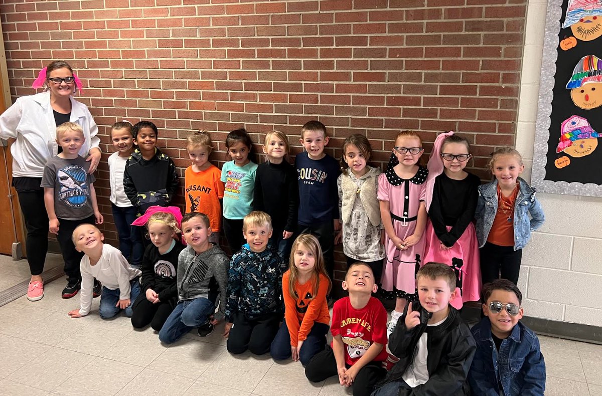 ple_spartans's tweet photo. Today is the 50th day of school and our wonderful Kindergarten teachers enjoyed a 1950's-themed day with their students! Big shout out to Mrs. Norris, Mrs. Bosh, Mrs. Caudill, Mrs. Hutchinson, and Mrs. Steele for creating such fun experiences! #spartanstrong #spartansadvance https://t.co/NnbOsqK8Xy