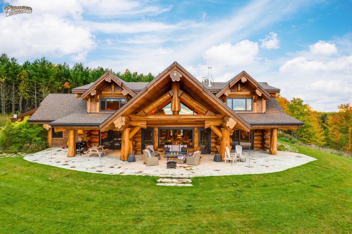 There's no place better for such a beautiful Pioneer log home! Looking to start your dream project? Contact us today! #pioneerloghomes #loghomes #cedar