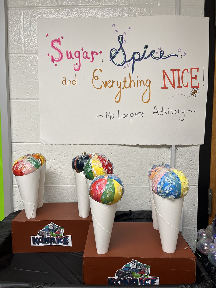 MsLoeperSLMS's tweet image. Ms Loepers Advisory pumpkins 2023 edition! “Sugar, Spice, and Everything nice” Kona Ice snow cones, Witches brew, and Winnie the Pooh!