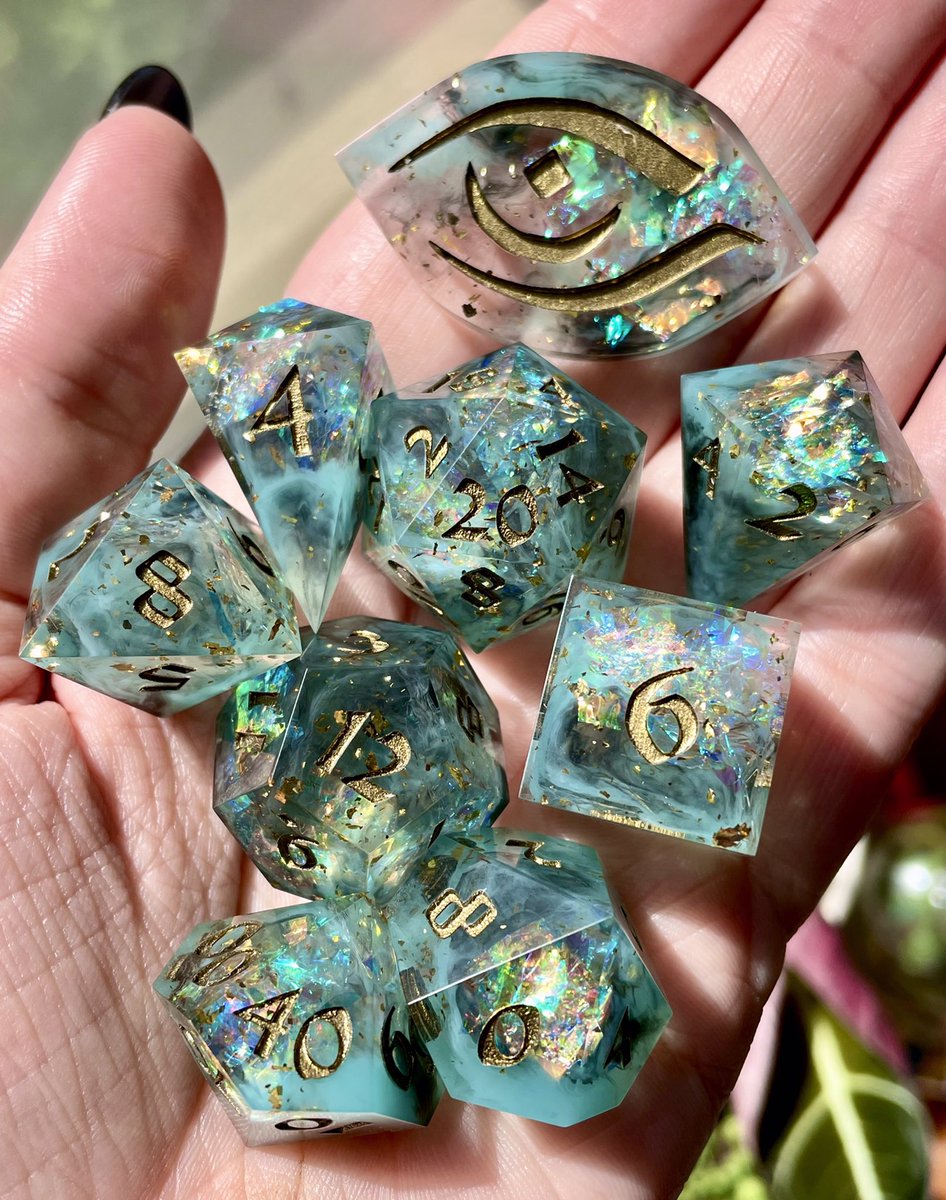 Want these handcrafted #dice? 👀 Excited to announce a #GIVEAWAY 🎉 Enter to win this #handmade set! Swirling teal, a touch of black smoke, gold flake, and opal shards 💫 To enter: - Follow my TTRPG account @swordofsoulsRPG - Like & retweet this post Winner chosen 11/4 ⚔️