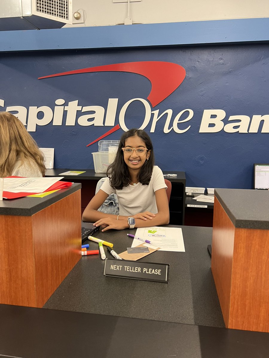 Ms. Sloane tweet media