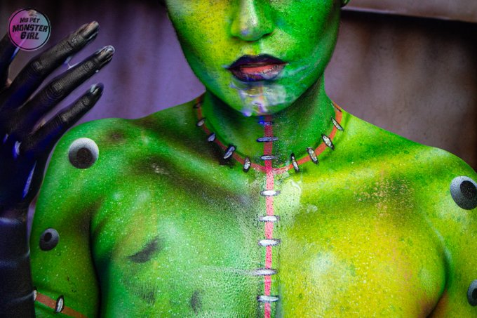 New Halloween Sets and Videos going live today and Tomorrow! https://t.co/jzSWLloYBL