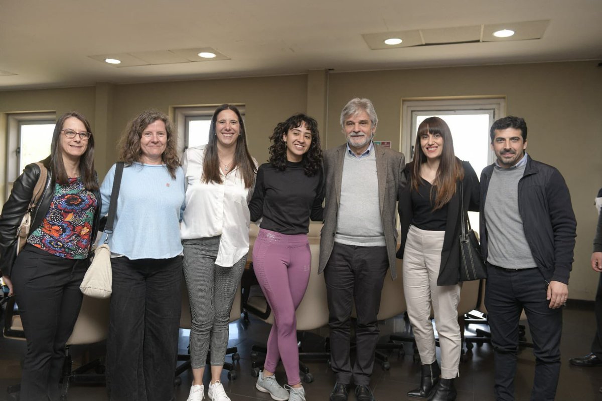 #Mendoza | Junto a la rectora <a href="/EstherUNCUYO/">Esther Sánchez</a> firmamos un convenio para la creación de un nuevo Espacio de Bio y Nanotecnología Aplicada” 🔬 en la Universidad de <a href="/UNCUYO/">UNCUYO</a> 

Una obra financiada por el programa federal #ConstruirCiencia del Ministerio de @ciencia_ar 🧬