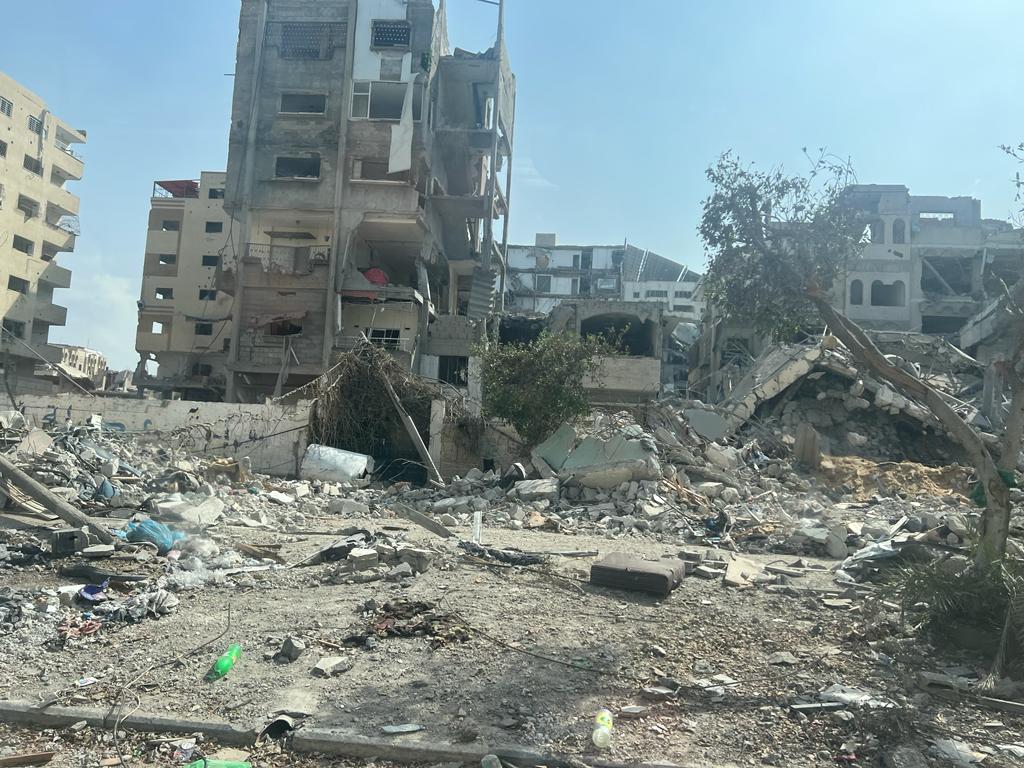 #Gaza The human suffering is shocking. Thousands killed. People have limited access to food & water. Hospitals are near collapse. Hospital corridors are full of wounded & displaced. Destroyed infrastructure & homes will take years to rebuild. ❌ Even wars have limits.