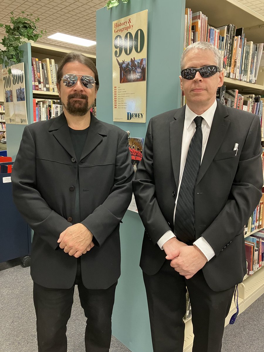 BealLibrary's tweet image. Agent W &amp;amp; Agent F on Men In Black Day. 🎃 To paraphrase from the movie, “There are things out there you DO need to know about.” Just look and ask at the @HBBeal Library! 🔎 @TVDSB
