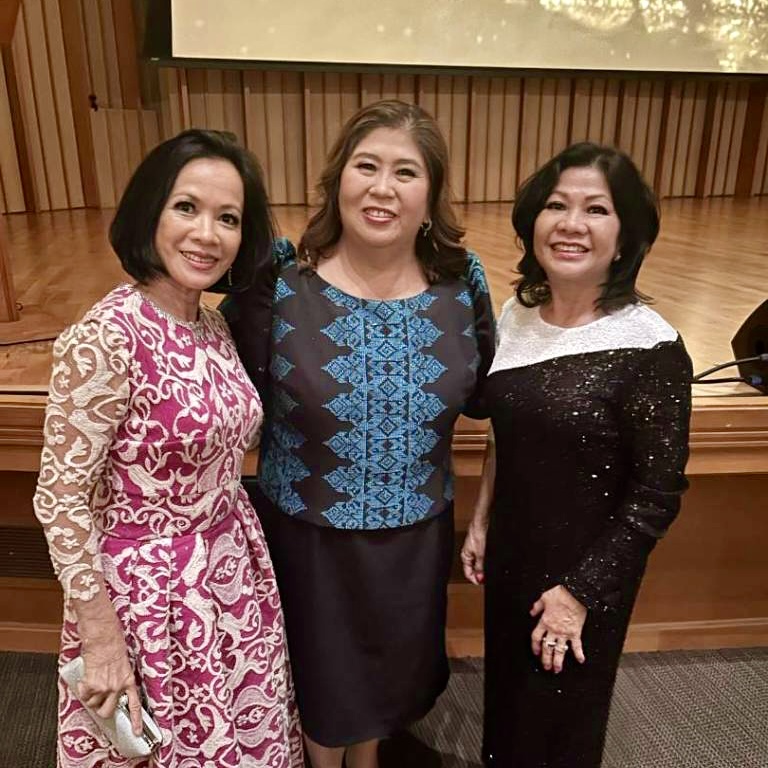 uvu_president's tweet image. Thank you to The Outstanding Filipino Awards (TOFA) for honoring me alongside even more outstanding Filipinos like former VP Leni Robredo and celebrated journalist Jessica Soho. I was honored to represent @UVU and the values of hard work &amp;amp; education. Mabuhay ang Pilipinas! #TOFA
