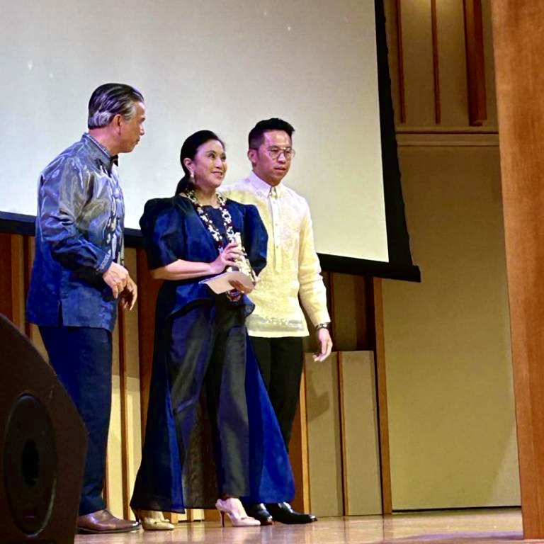 uvu_president's tweet image. Thank you to The Outstanding Filipino Awards (TOFA) for honoring me alongside even more outstanding Filipinos like former VP Leni Robredo and celebrated journalist Jessica Soho. I was honored to represent @UVU and the values of hard work &amp;amp; education. Mabuhay ang Pilipinas! #TOFA