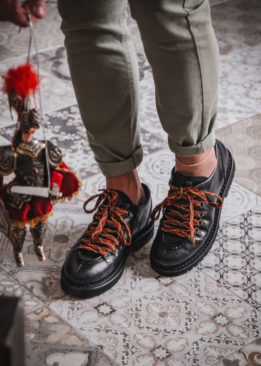 kjoreproject's tweet photo. Kjøre Project’s Micro Merano with cotton red laces. 
-Ultra light weight all in: 390 gr
Photo thanks to @peppecant.
• • •
𝒘𝒘𝒘.𝒌𝒋𝒐𝒓𝒆𝒑𝒓𝒐𝒋𝒆𝒄𝒕.𝒄𝒐𝒎
#handmade #shoes #design #ultralight https://t.co/bUkcfKe5IQ