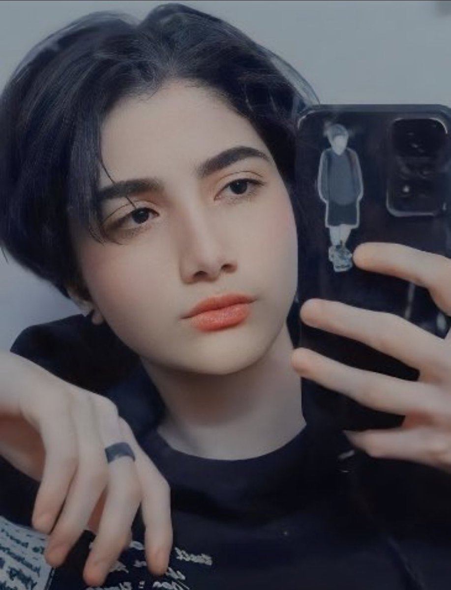 #ArmitaGeravand  16 anys. Colpejada i assassinada a l'#Iran per no portar un hijab. 
No és islàmic obligar ningú a dur el vel.
S’autoanomenen musulmans però són uns monstres #ArmitaGaravand