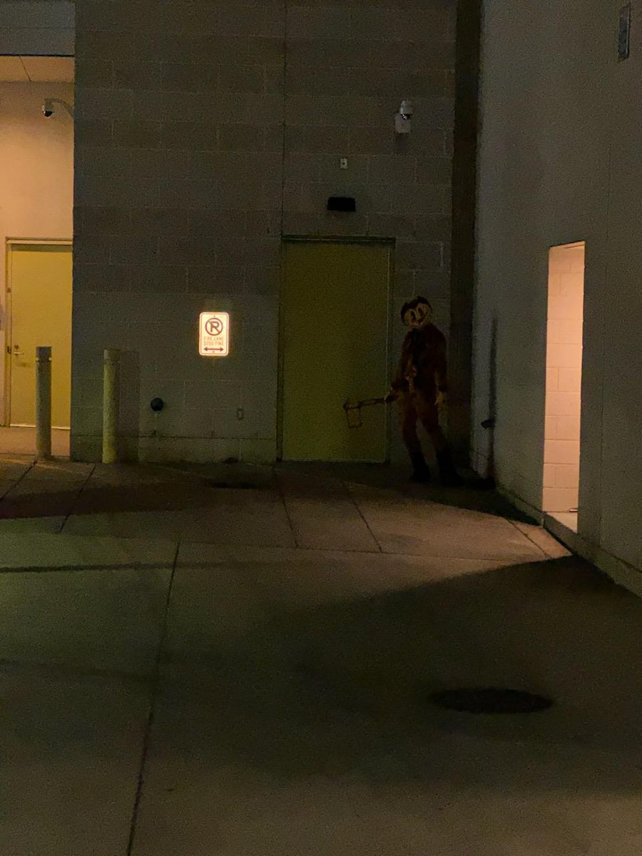 SuperJumsNelson's tweet image. Happy Halloween Eve!

Didn't have anything in particular planned this year, so here's some pictures of a costume I made for some zombie walk events I got to attend a couple of days ago!

#Bendy