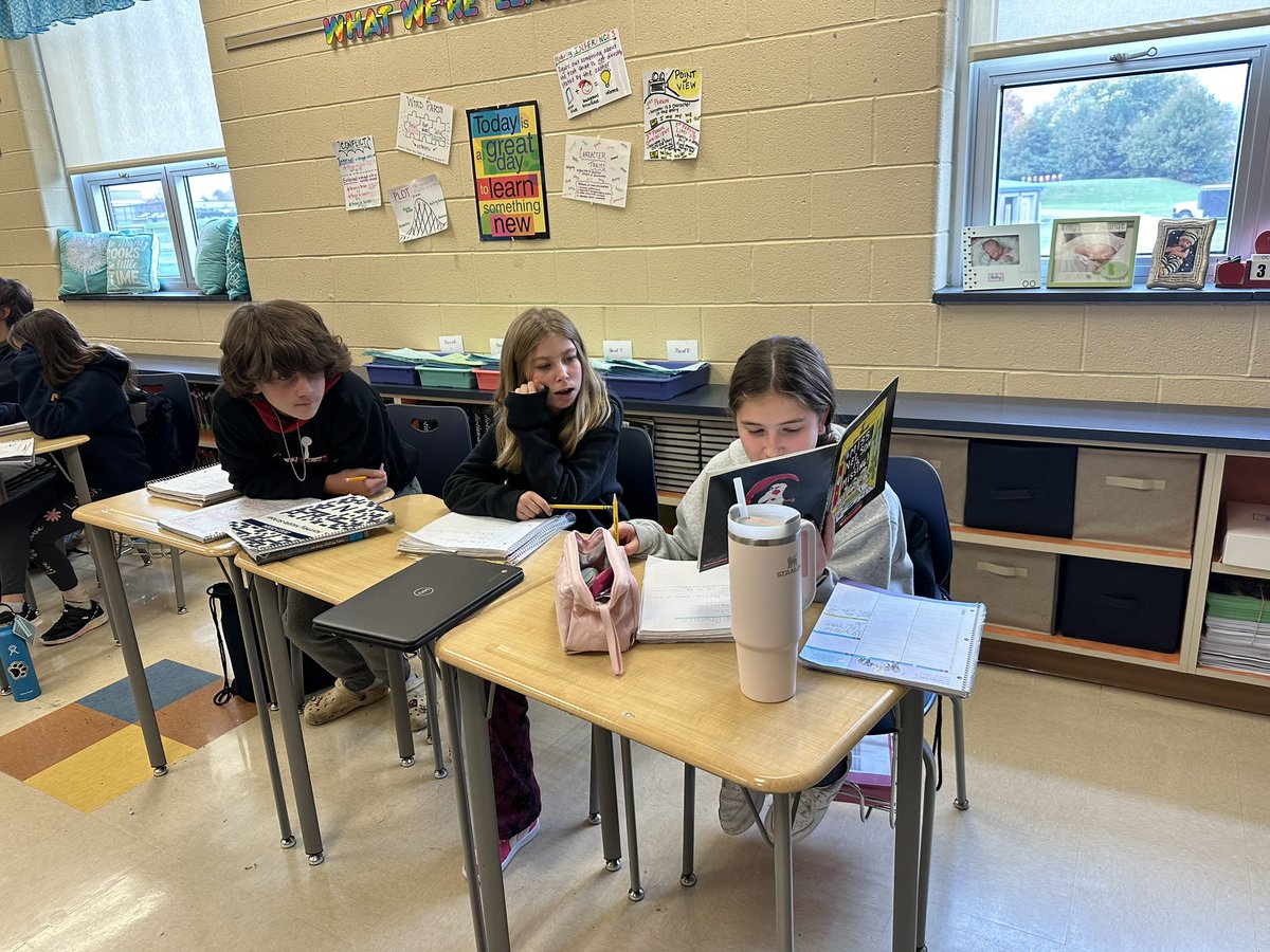 We practiced finding the theme in some picture books by looking for clues in the text! 📖🔍