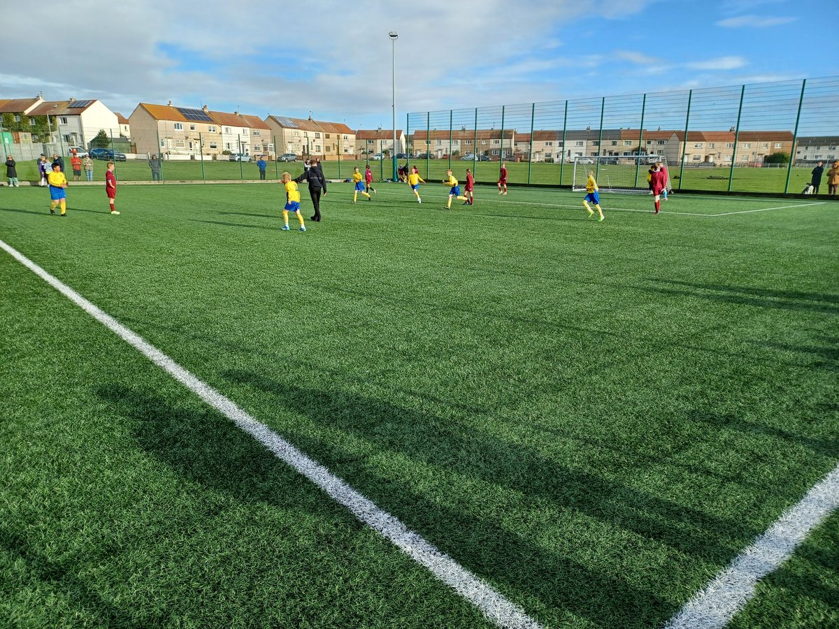 #NAParticipation 💛🖤

Wonderful to see so many @wintonprimary @DykesmainsPS @StanleyPS_EYC and St Peters pupils playing ⚽️ this afternoon. 
Thanks to @TeamInspire and @ArdAcademy NASA pupils for supporting today.

#NAActive 

@ArdAcademy @audreynolan    @NAActiveSchools