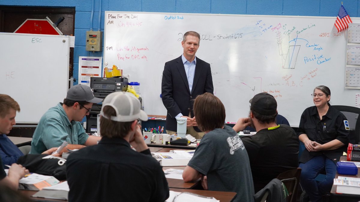 WVTreasury's tweet image. Tell us what makes you proud to be a WV skilled worker!

💰 Up to 20 winners will receive a financial boost to their career savings, and one grand prize winner will be awarded $12,000 deposited into a #WVJumpstart Savings Account!

Enter by Dec. 31 → wvjumpstart.com/contest