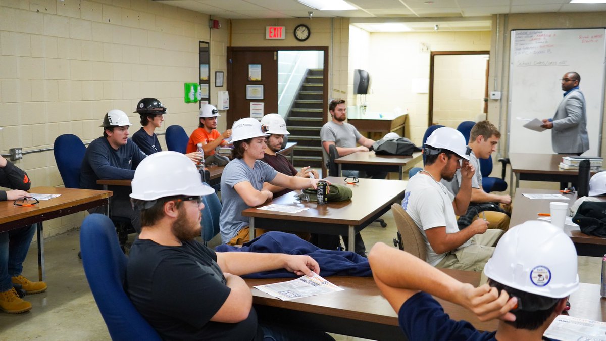 WVTreasury's tweet image. Tell us what makes you proud to be a WV skilled worker!

💰 Up to 20 winners will receive a financial boost to their career savings, and one grand prize winner will be awarded $12,000 deposited into a #WVJumpstart Savings Account!

Enter by Dec. 31 → wvjumpstart.com/contest