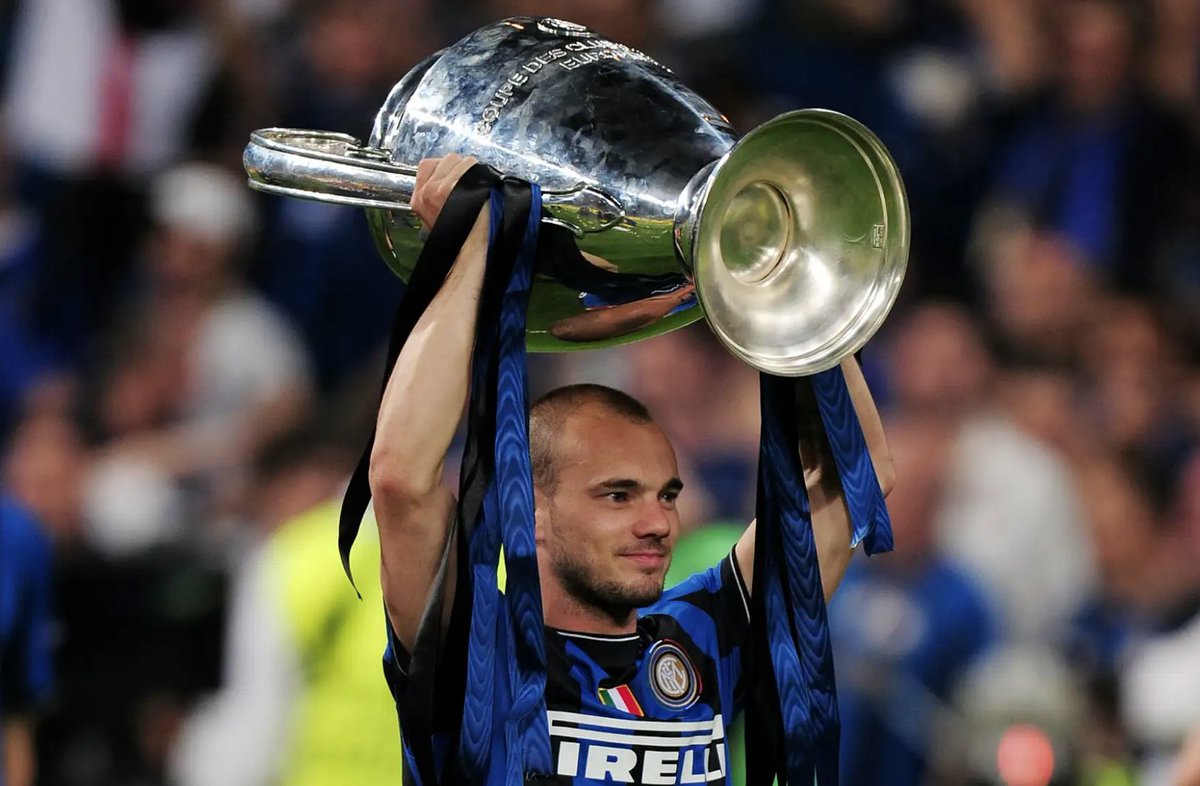 tio_inter's tweet photo. Si me preguntar por el #BallonDor para mi perdió toda validez desde el 2010 cuando Wesley Sneijder no fue el nombrado como ganador.

Entre el 2009/2010 el holandés ganó con el Inter:

🏆 La Serie A
🏆 La copa Italia
🏆 El mundial de Clubes
🏆 La supercopa de Italia

A nivel personal:

🥈 Subcampeón del mundo en Sudáfrica 2010
👟 Máximo asistidor en la UCL
🥇 Mejor centrocampista en la UCL
🧱 Tercer mejor constructor de juego del mundo según la IFFHS.

🔟 Clave y eje del triplete de la era Mourinho
🔟 Clave y eje para la holanda ademas del goleador con 5 tantos en el subcampeonato del mundo

Nunca lo entendí 🤷