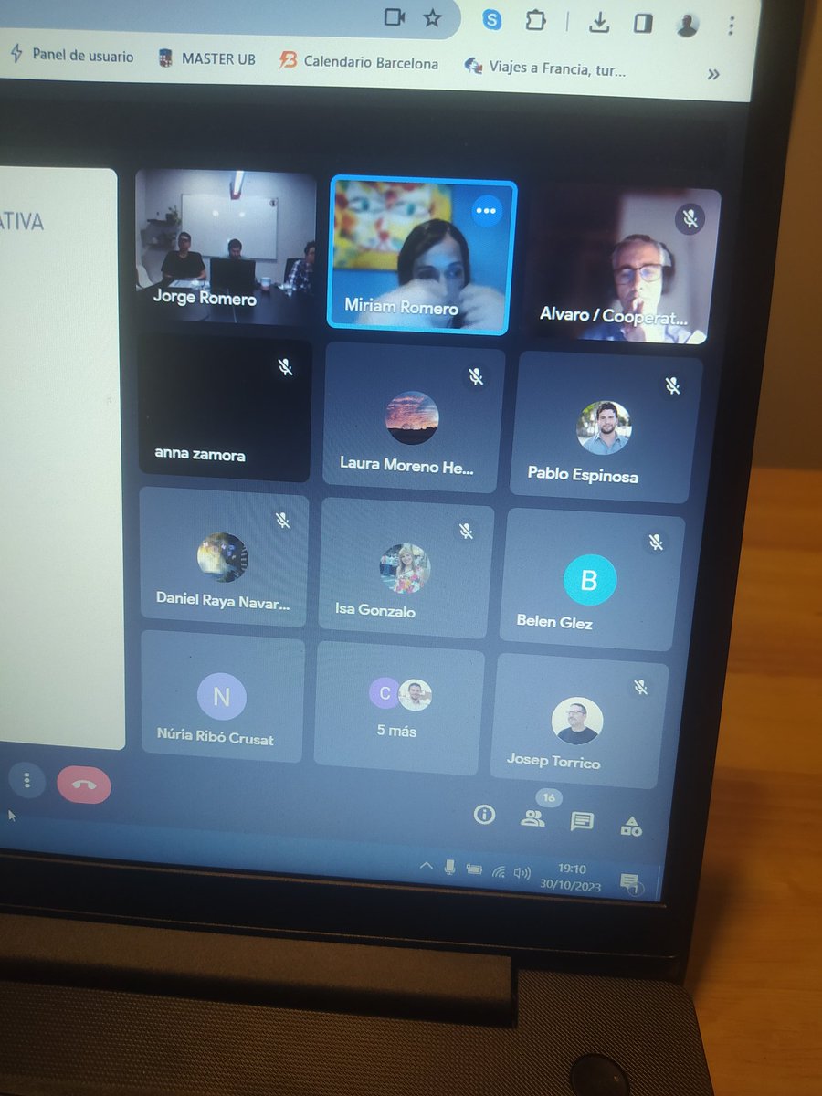 Avui compartim somnis sobre #HabitatgeComunitari amb entitats i cooperatives del #BaixLlobregat <a href="/FactoCoop/">FACTO cooperativa</a> <a href="/AteneuCoopBLl/">AteneuCoopBLlobregat</a> @larachola <a href="/SomLaModerna/">SomLaModerna</a>  aprenem junts, compartim experiències i ens enxarxem!!!!  #Femcomunitat #SomLaModerna #DretHabitatge #BaixLlobregat