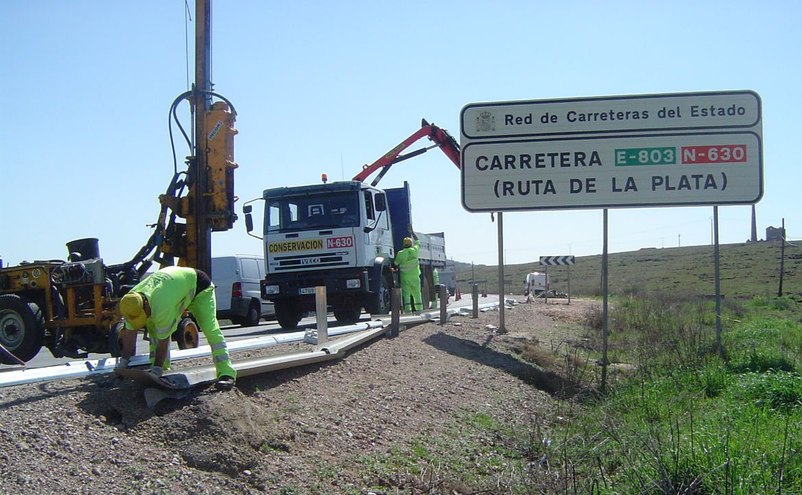 ✅Adjudicadas dos actuaciones de mejora en las carreteras del Estado en #Extremadura por más de 1 millón de euros. 🗞️Toda la información sobre las obras: mitma.gob.es/el-ministerio/…