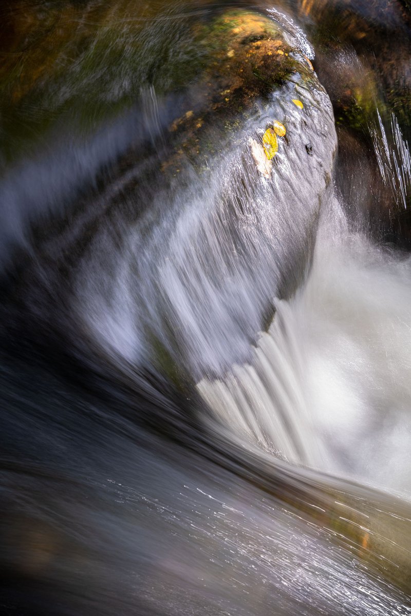 Just a random abstract from a random cascade somewhere in Eryri.

@kasefiltersuk @SonyUK @visitsnowdonia @photohound @Benro_UK