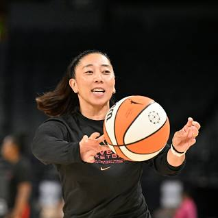 hbg314's tweet photo. Natalie Nakase is an American professional basketball coach and also a former player with the Las Vegas Aces of the WNBA. After retiring as a player, she was a head coach for both men and women's professional teams. #womenleaders @KIN110UofR https://t.co/ruOA3YvjRp