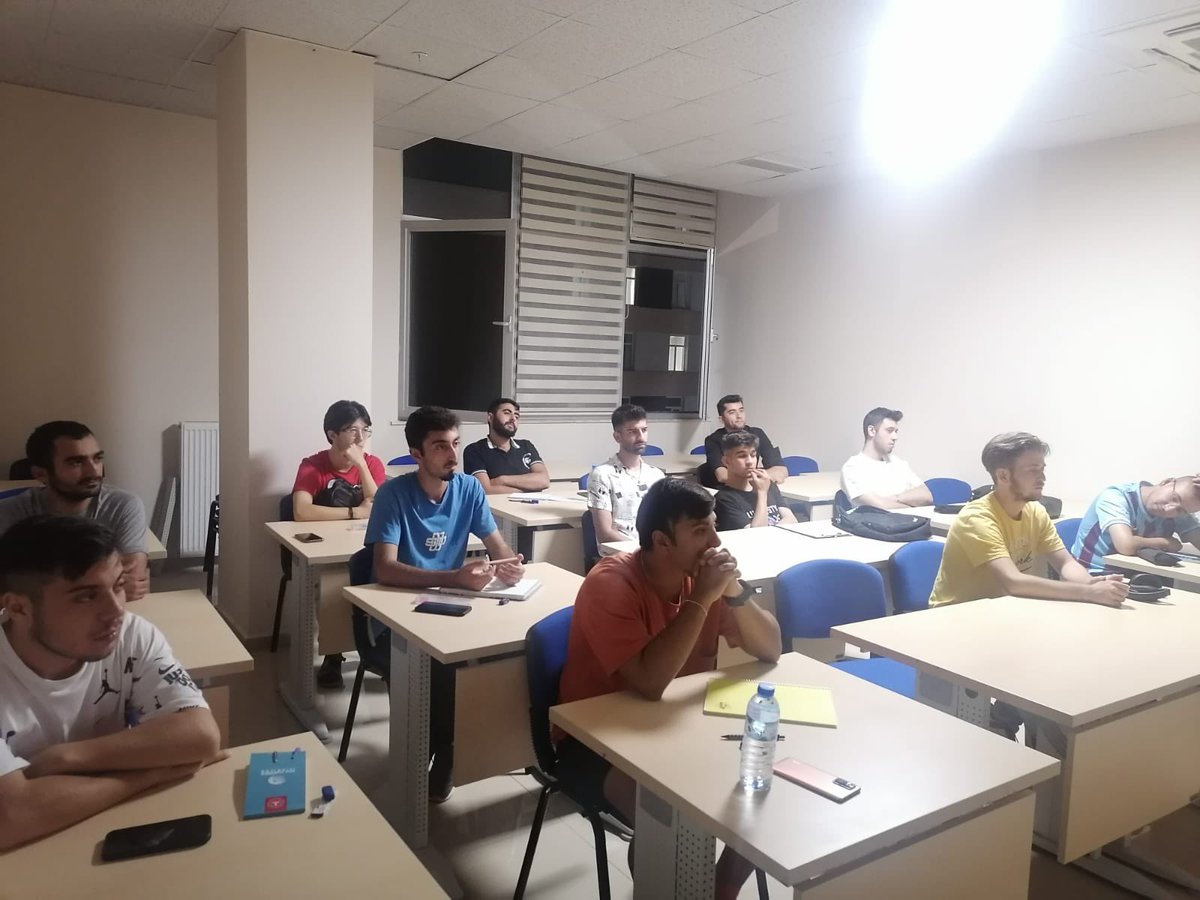 AntalyaKYGM's tweet photo. Muratpaşa Gençlik Merkezimizin açtığı  KPSS Türkçe dersleriyle KPSS sınavına hazırlanıyor.

📍Muratpaşa Öğrenci Yurdu https://t.co/QoCe5wt2fV
