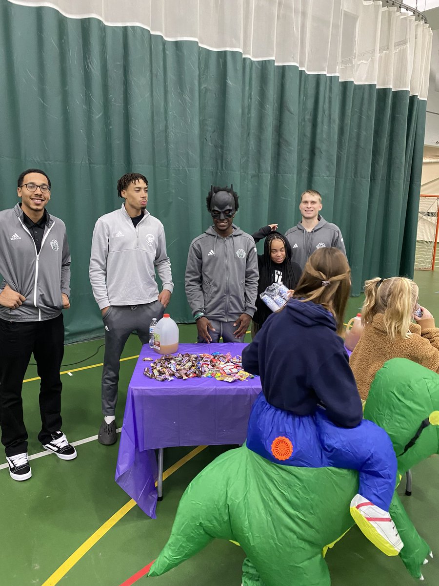 SRU HOOPS tweet media