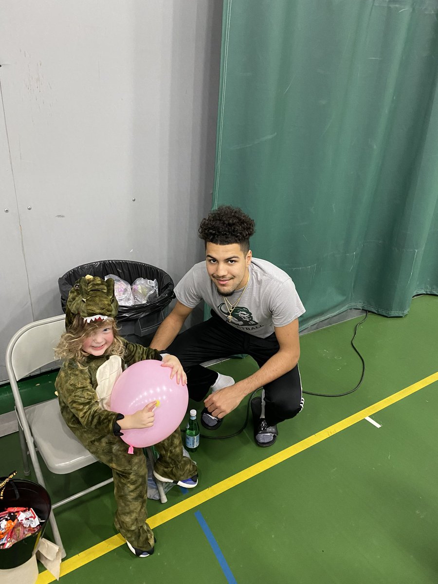 SRU HOOPS tweet media
