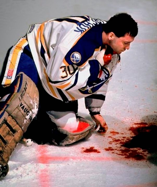 SUDDEN DEATH IN SPORTS
Adam Johnson: Ice hockey player dies after neck slashed by skate in Sheffield
youtube.com/watch?v=1z1TN0…
Tragic And Freaky