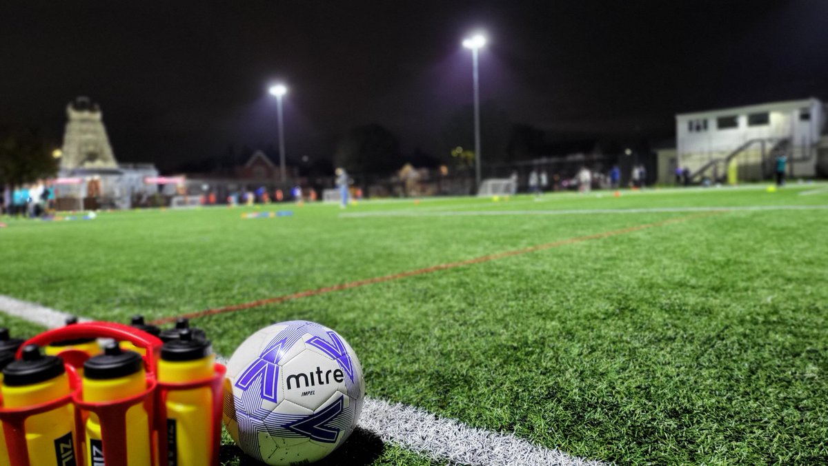 After sustaining my ankle injury in 2013 &amp; hanging up my boots, im now putting my Coaching Badges to use once again &amp; Volunteering with Manor Youth Project every Monday.

Got nuttmegged!

They all know my left ankle is my weakness 😫

<a href="/NewhamVolunteer/">Newham's Volunteers</a>