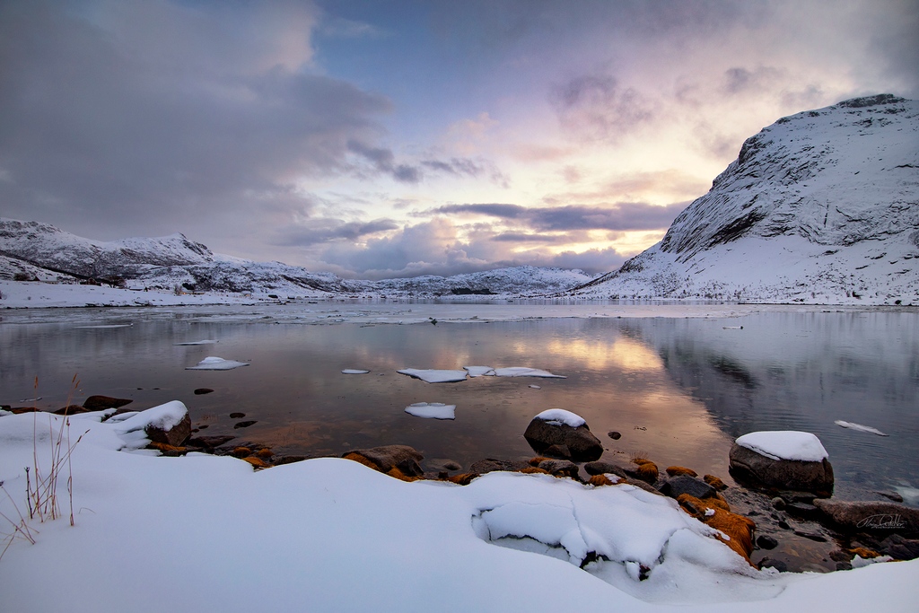 Lofoten - Norwegen. 

#TravelPhotography
#Wanderlust
#ExploreTheWorld
#AdventureTime
#InstaTravel
#TravelGram
#PassportReady
#TravelAddict
#RoamThePlanet
#BeautifulDestinations
#NatureLovers
#BucketList
#ExploreToCreate
#VisualsOfLife
#PhotographyEveryday
#CapturedMoments