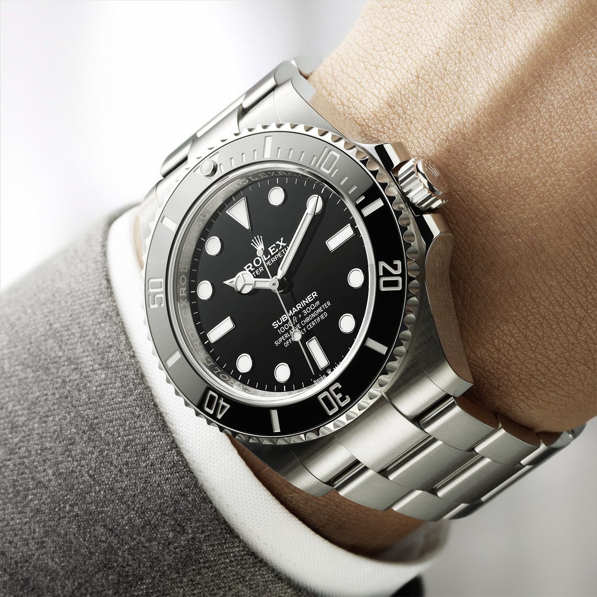 El reloj de buceo de referencia. @ROLEX Submariner en acero Oystersteel, caja de 41 mm, esfera negra, brazalete Oyster. #Rolex #Submariner #OfficialRolexRetailer • Distribuidor Oficial Rolex en #Murcia : pedroluisolivaresjoyero.com/rolex/es/