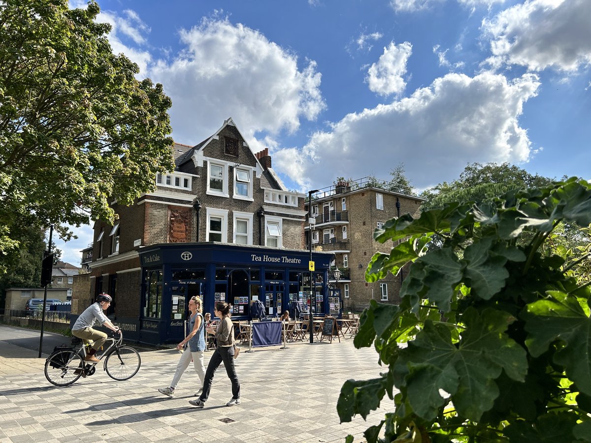 StPetersVxhall's tweet photo. Welcome to our neighbourhood! We believe the good news of Jesus is for everyone in #Vauxhall #SouthLondon https://t.co/CekmZNshux