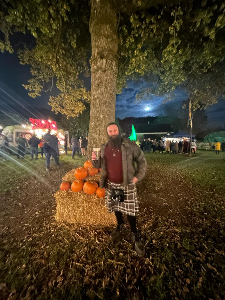 TonyThompsonTSE's tweet image. Went the @StFagans_Museum Nos Calan Gaeaf celebration last night!

Great to see it back! And it was fantastically done! Didn't see a single character actor drop out of character once!

Calan Gaeaf hapus! 🏴󠁧󠁢󠁷󠁬󠁳󠁿🎃🏴󠁧󠁢󠁷󠁬󠁳󠁿

#CalanGaeaf #Halloween #Cymru #Wales #Hanes #History