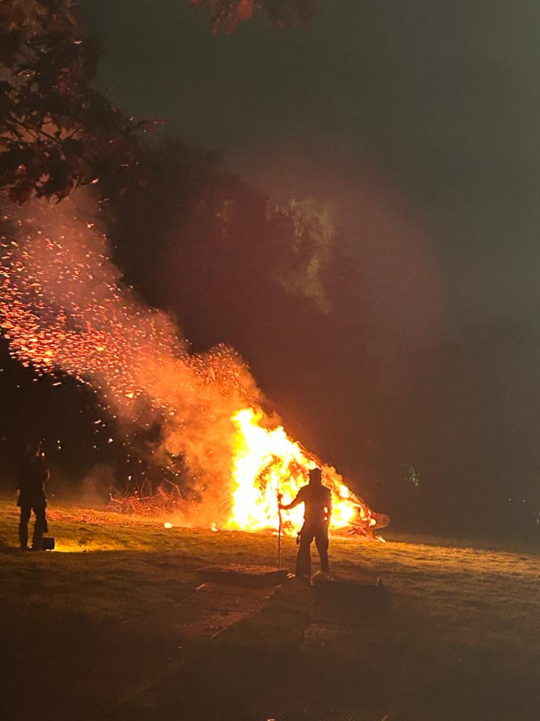 TonyThompsonTSE's tweet image. Went the @StFagans_Museum Nos Calan Gaeaf celebration last night!

Great to see it back! And it was fantastically done! Didn't see a single character actor drop out of character once!

Calan Gaeaf hapus! 🏴󠁧󠁢󠁷󠁬󠁳󠁿🎃🏴󠁧󠁢󠁷󠁬󠁳󠁿

#CalanGaeaf #Halloween #Cymru #Wales #Hanes #History