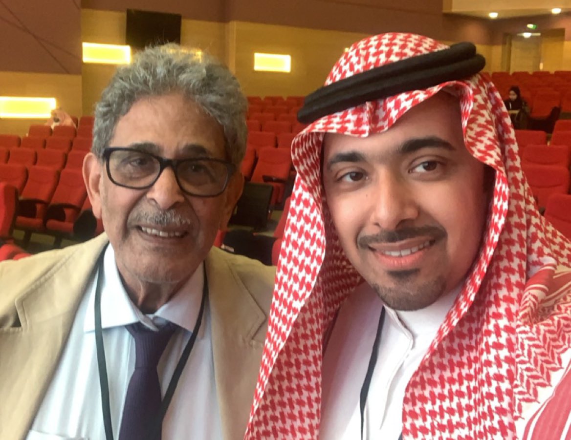 FelimbanHaitham's tweet image. تشرفت بدعوتي كمتحدث عن #فتق_الرحم بمؤتمر #المدينة_المنورة العالمي #للنساء_و_الولادة و ايضا تكريماً لعمتي #عفاف_فلمبان يرحمها الله@AliHibshi @Hanifah_Bukhari @MedGoSA و لقاء معلمي الاول بتخصص النساء و الولادة@amouchsam د صلاح مغربي @HMG