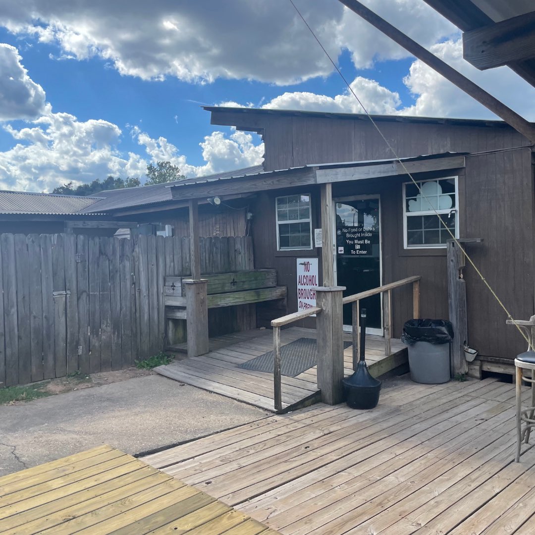 vpindie's tweet image. “This place is all we got.”

Sue’s bar is the center of her family’s livelihood and future. We knew the perfect place when we found #PointPlaceMarina in #Natchitoches, LA.

Visit Point Place now, and spot it all over #TheDirtySouth, coming November 10.