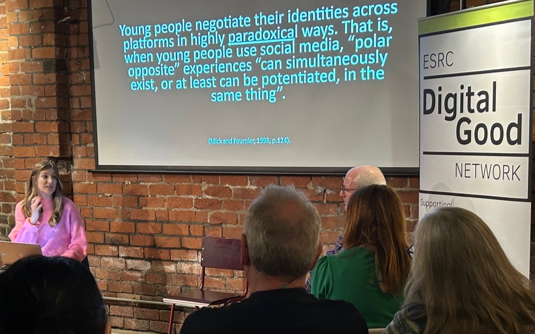 Tonight's 'Digital technologies, mental health and wellbeing' event includes @ysabelgerrard talking about young people and the contrasting experiences they have online when negotiating their identities. #FoSS2023 #digitalgood