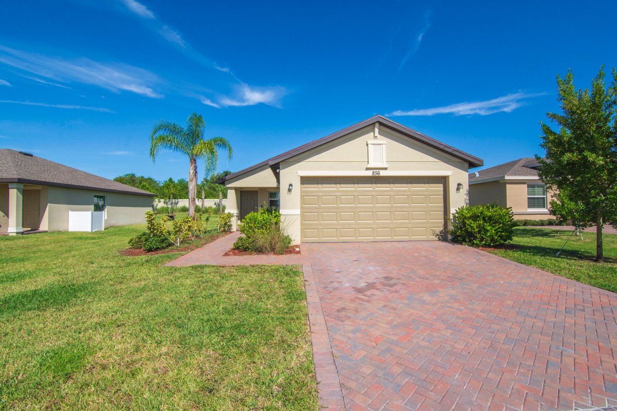 JeremyVanDervor's tweet photo. π¨ #FHA #Assumable #Mortgage π¨ Below Market Rate - 3 bedroom - 2 Bathroom - 2 car garage. https://t.co/iv6NRuAdnl
Request a showing, make an offer, arrange financing and insurance with me today!
#Florida #FortPierce #OceanCapital #SFH
Courtesy of Pinnacle Real Estate Group - RX-10918343