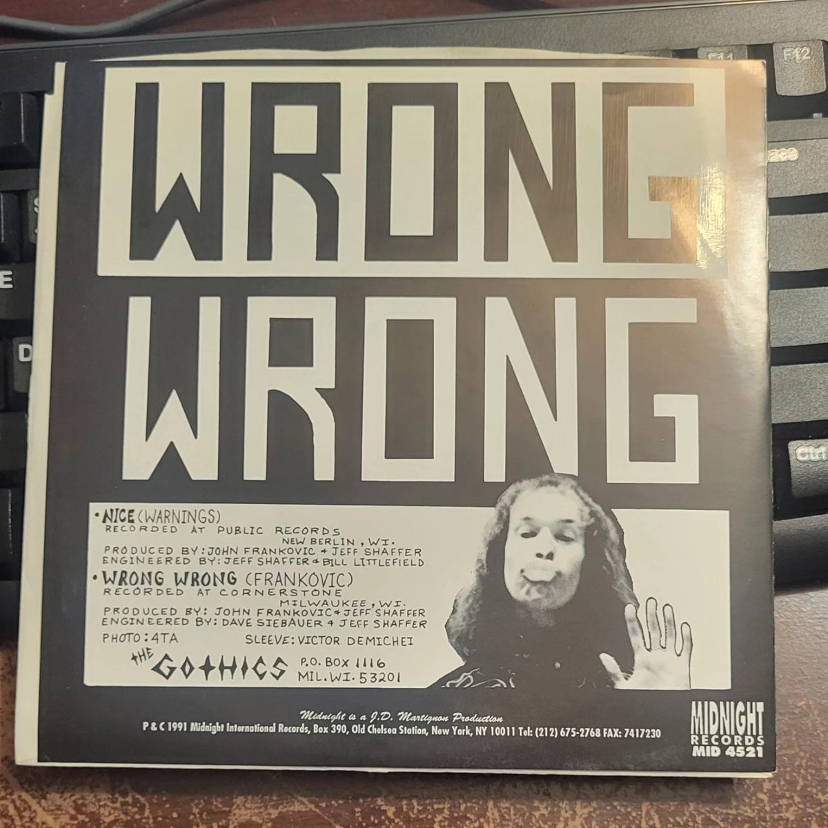 TheRickDelSanto's tweet image. The Gothics - Nice b/w Wrong Wrong 

1991 Midnight Records 

#recordoftheday #record #punkrock #garagepunk  #vinyl #7inch #7inchvinyl #recordcollection #45rpm #midnightrecords #midnightrecordsvinyl
