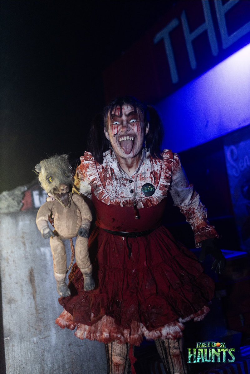 LakeHickoryHnts's tweet photo. 🌙 ‘Twas the night before #Halloween and all throughout #LakeHickoryHaunts… not a monster was silent!! They’re all TOO EXCITED for HALLOWEEN 🎃🎉 Just look at their joyful faces… 😈

👻 HAPPY #HALLOWEENEVE! We are OPEN TOMORROW on HALLOWEEN 7PM-10PM! 🎟️ https://t.co/L1JHfkoL9T https://t.co/sFPFkkkU7F