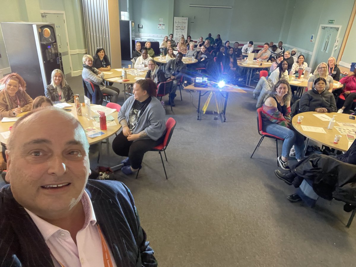 Fantastic to welcome new starters to @NottsHealthcare today - our induction is a great opportunity to meet new colleagues and get involved in conversations about what is important to us as a Trust - massive welcome to one and all 😀😀👏👏👏 (sorry selfies not a strength🤣)
